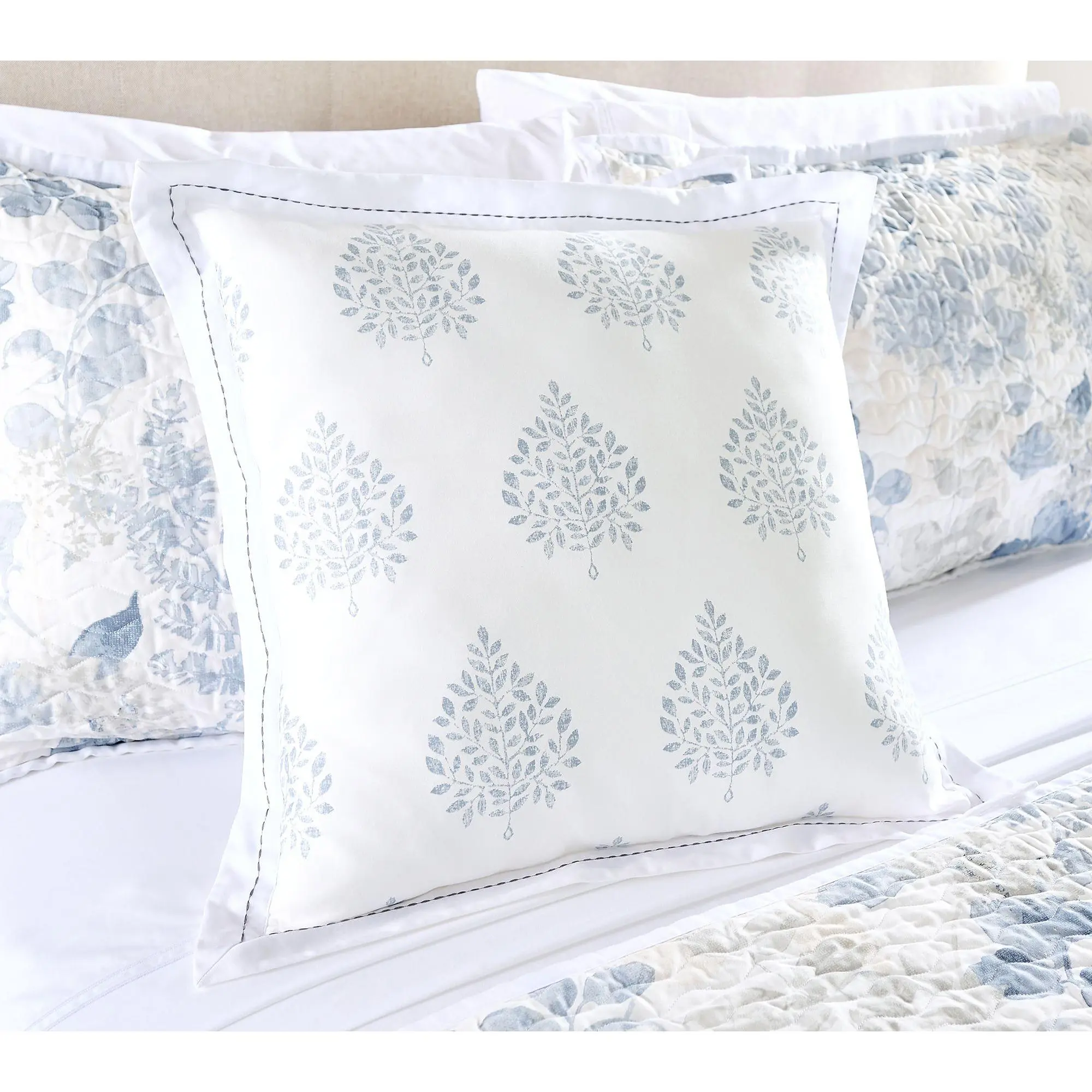 Northern Nights Powered by Pure Earth 20" x 20" Dec Pillow