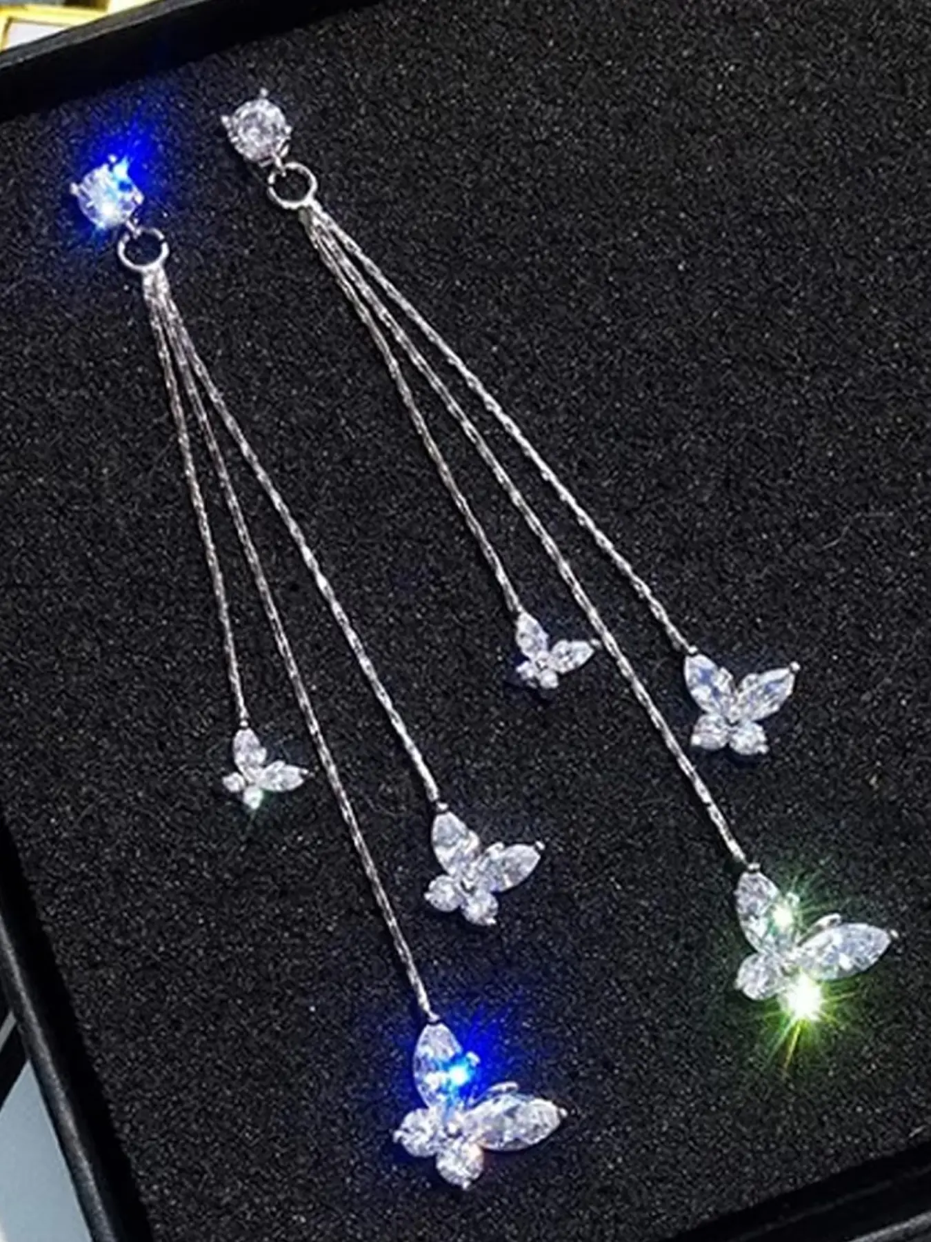 Elegant Long Crystal Dangle Butterfly Earrings for Women, Statement Earrings, Fashion Jewelry Gift, Sparkling Charm Ear Accessories, Shining Earrings, Dangly Earrings, Earrings Dangling