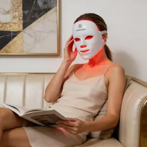 7 kinds of color facial skin care masks-glow, facial care instrument and portable rechargeable LED beauty instrument, which can easily realize skin care and the best birthday and holiday gifts for girlfriends and girlfriends.