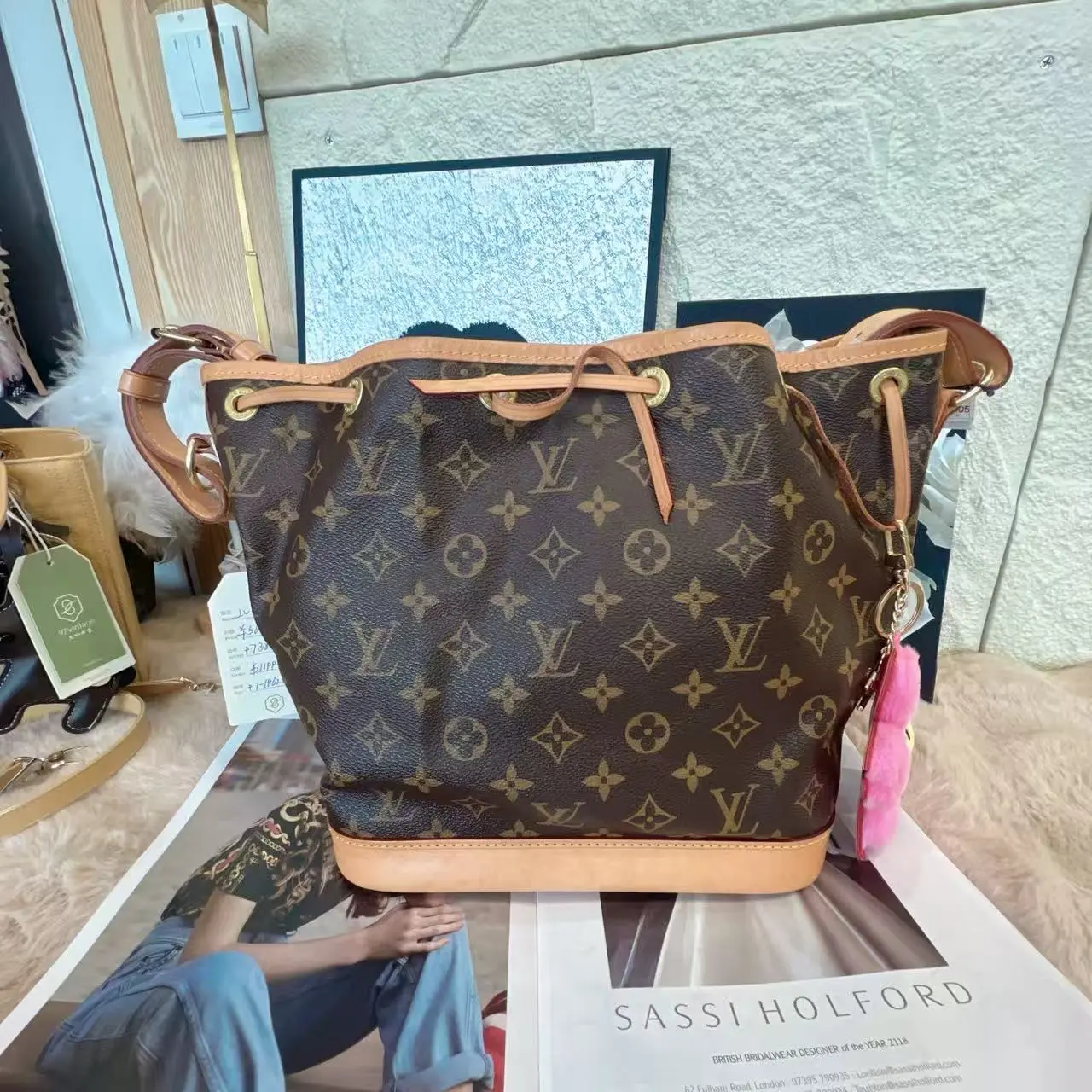 Pre-owned Louis Vuitton Monogram Noe MM Cross Body Bag, Chic Bag