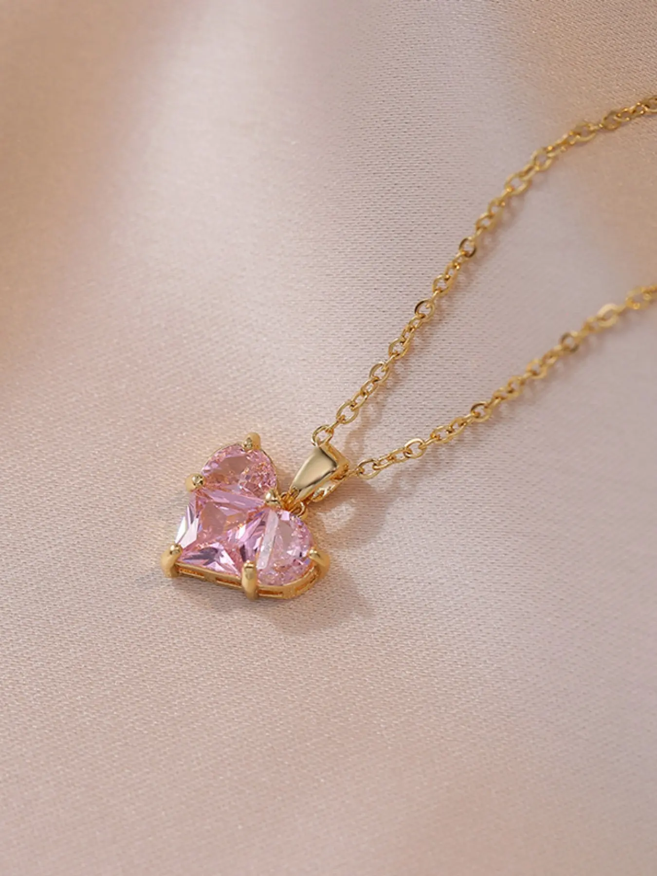 Heart Zircon Necklace for Girls, Cute Cartoon Style, Alloy Chain, All Seasons, Elegant Lockbone Chain, Sweet Peach Heart Design, Heart Shaped Necklace, Sparkle Hearts Necklaces