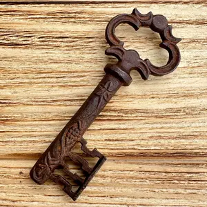 4 in Victorian Mansion Cast Iron Skeleton Keychain, Ornate Detail Vintage Distressed Look Antique Finish Hand Key, Victorian Decor Decoration Fashion Accessory