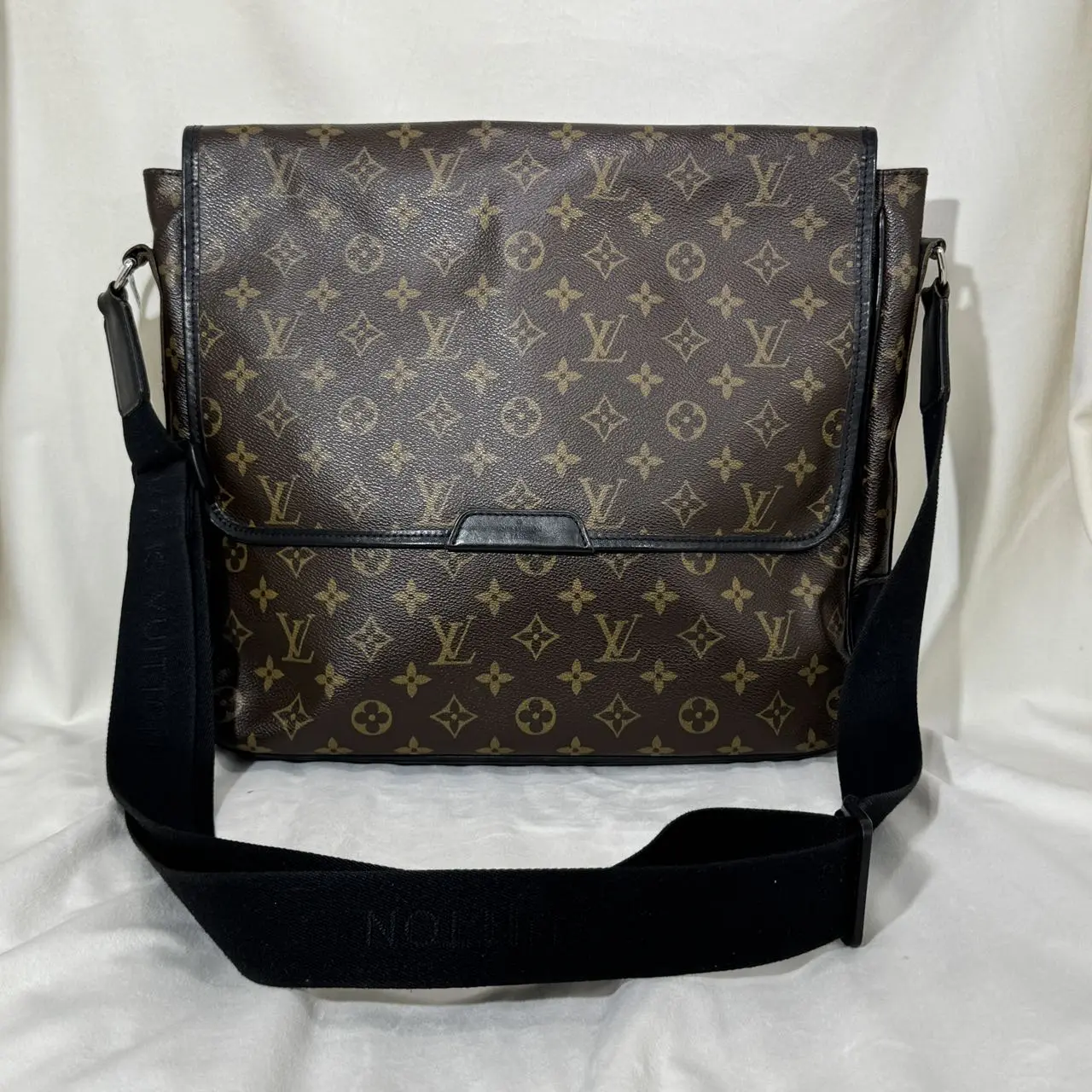 Pre-owned Louis Vuitton Monogram Abbesses Messenger Bag Iconic Men's Bag with Black Leather Trim & Adjustable Strap Authentic Vintage LV Model