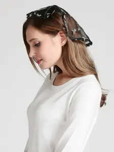 Bride Short Ruffle Veil Wedding Headpiece Floral Embroidery Lace Hat Single Layer Round Scarf Church Cap Women's Bridal Accessory