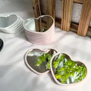 Heart-Shaped Mini Mirrors Set, Polished Finish, Plastic Frame, Desktop Installation, No Scent, Floral Theme, Portable, Durable Design, Travel Hand Mirrors, Travel Makeup Mirror