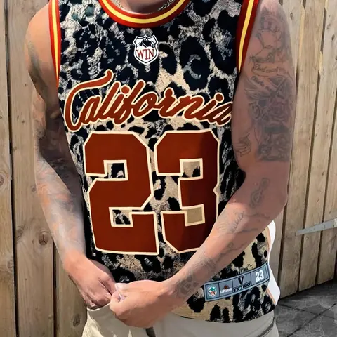 Men's Regular Fit Leopard Print Round Neck Tank Top, Urban Street Tank, Street Fashion Casual Crew Neck Sleeveless Top for Daily Outdoor Wear, Men Clothes for Spring Summer, Socks