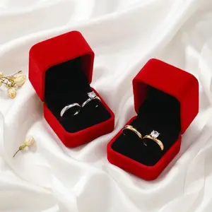 This set of 18k gold-plated couple rings features a simple design with sparkling stones, perfect as a gift for couples on Valentine's Day, engagement, or wedding.