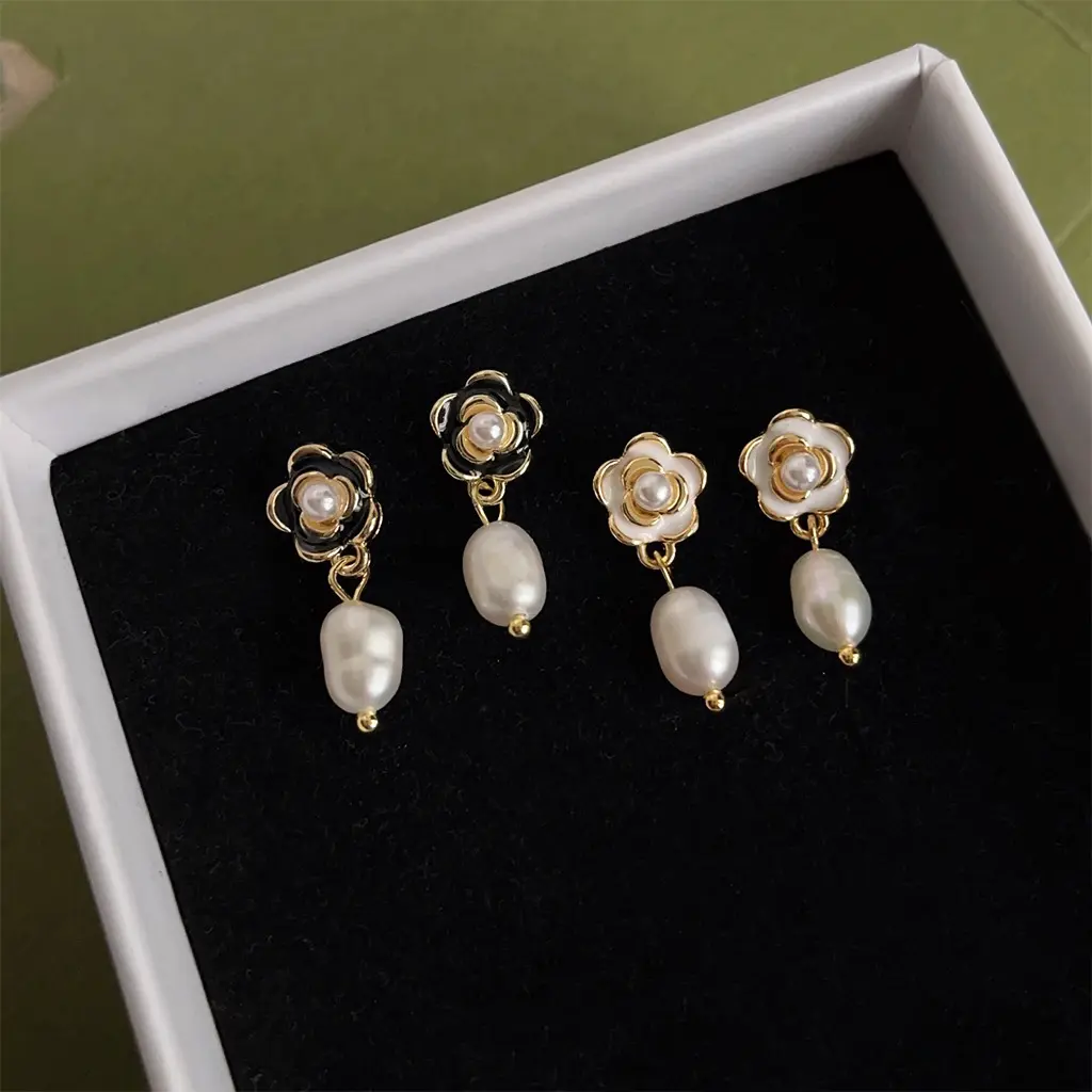 Sliver Freshwater Pearl Earrings Handmade Design With Retro Court Earrings For Women