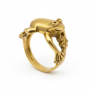 Gold Brass Frog Ring  Handmade Animal Jewelry Unique Design for Fashion Enthusiasts