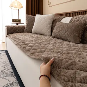 Quilted Plush Non-Slip Sofa Cover – Washable Couch Protector, Pet-Friendly & Scratch-Resistant, Padded Seat Cover for 2/3/4 Seater, Sectional & Loveseat, Washable Sofa Slipcover, Soft Sofa Protector
