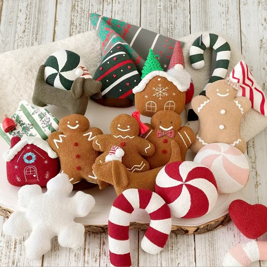 Christmas Cushion, Gingerbread man pillow, Gingerbread girl pillow, Gingerbread house pillow, Snowman pillow,Santa/Candy cane/peppermint candy pillow,