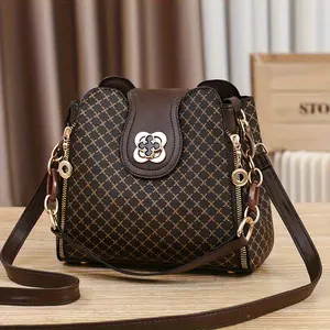 The New 2026 Stylish Tote Bag for Wo Is Trendy And Fashionable.