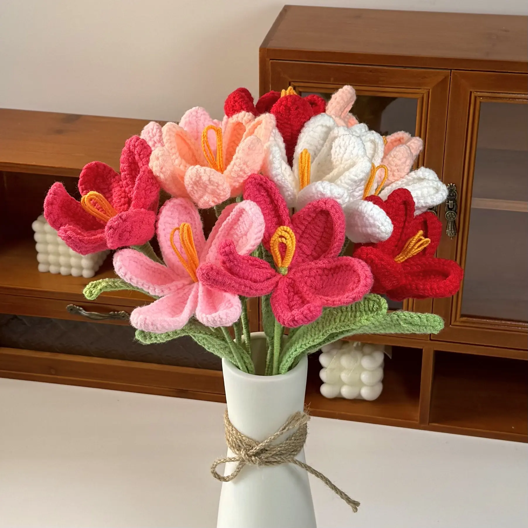 Handmade Crochet Flower without Vase, Tulip Flowers Bouquet, Mother's Day Gift, Artificial Flower, Gifts for Girlfriend, Room Decor for Girls, Decorative Flower for Mom, Friends
