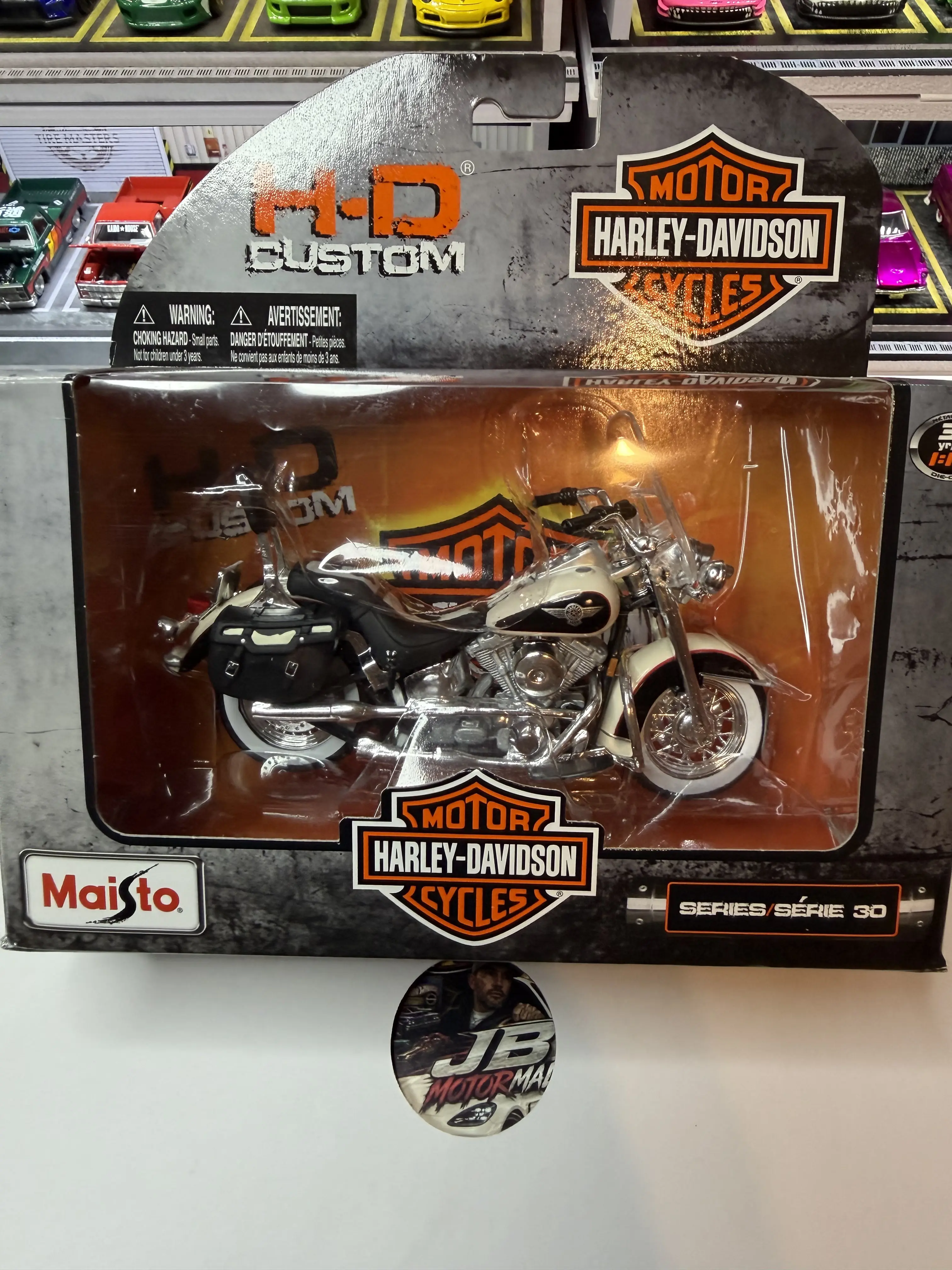 1993 Harley-Davidson FLSTN Heritage Softail Nostalgia Die-Cast Metal Motorcycle, Working Parts, for Ages 10+ (10-12 Years Target Audience) – Toys & Hobbies Classic & Novelty Model Toy Vehicle