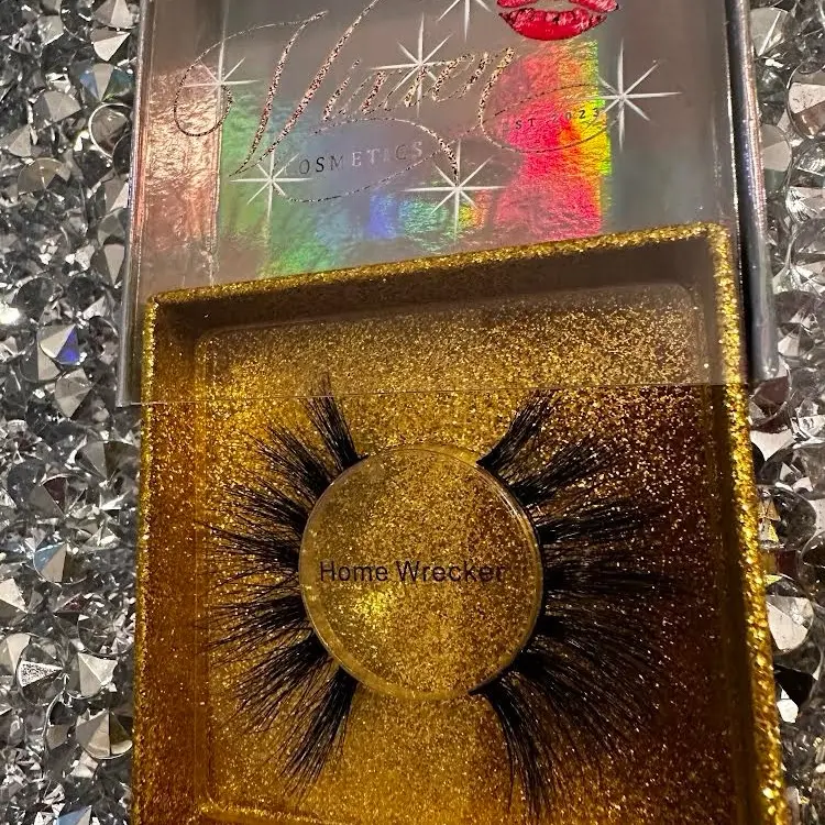 Home Wrecker lashes by Vixxen