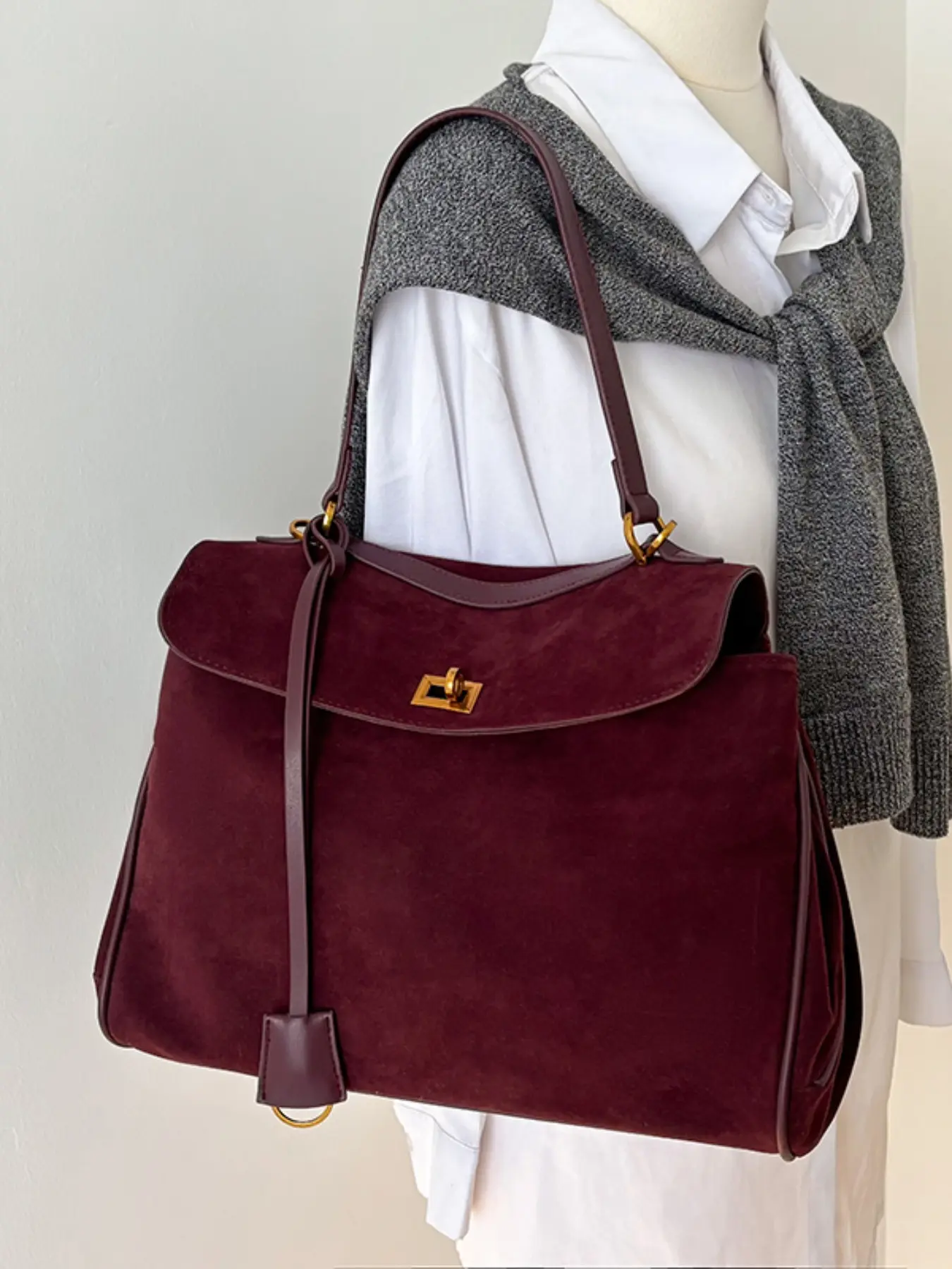 New Trendy Matte Leather Large Capacity Tote Bag, Pu Tote Satchel, Same Style Handbag, Feel Crossbody Bag, Kelly Bag, Fashionable and Spacious, Stylish Versatile Bag, Fashionable Shoulder Bag, Fashionable Bags