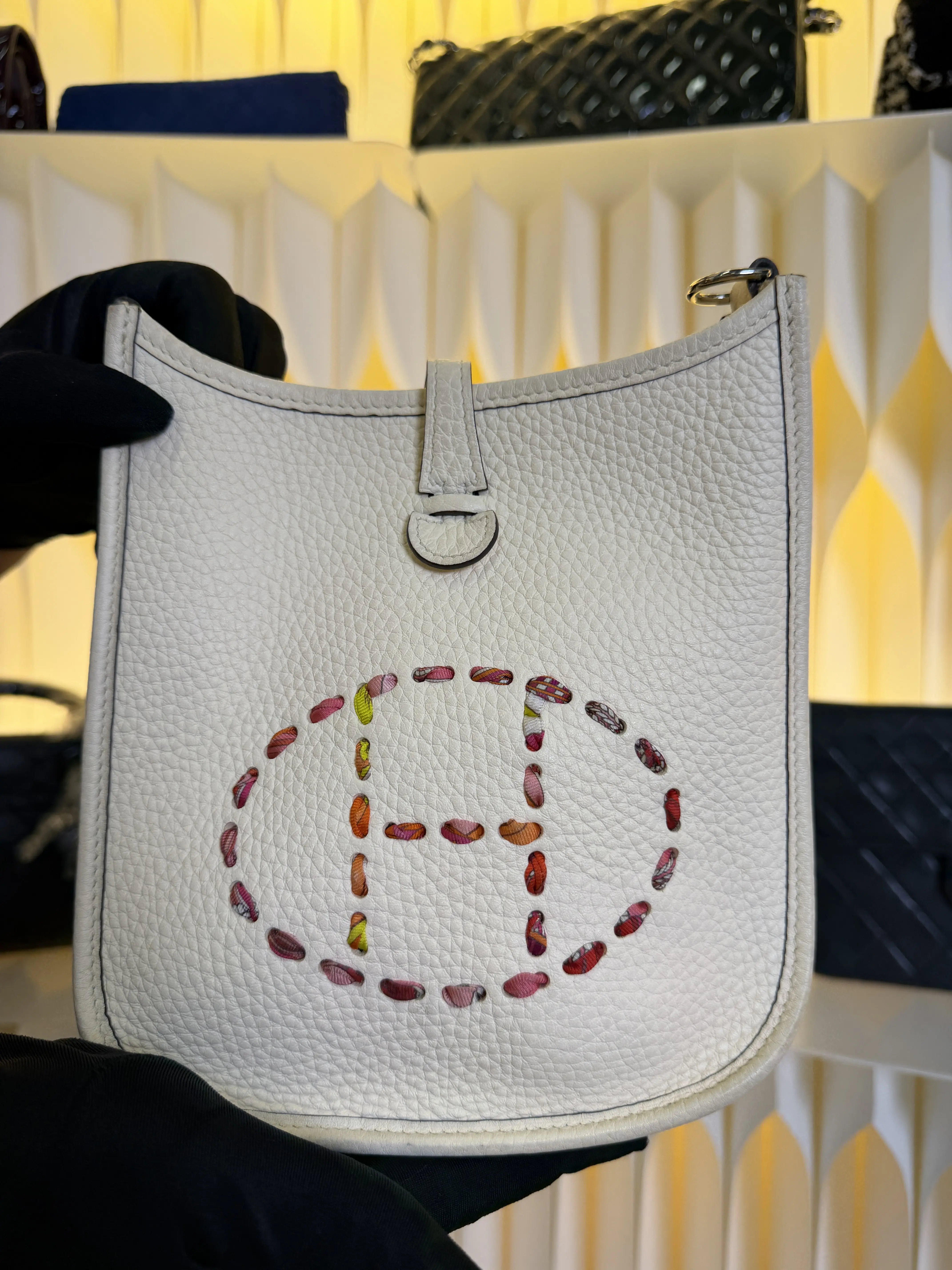 Pre-owned HERMÈS Hermes Mini Evelyne white