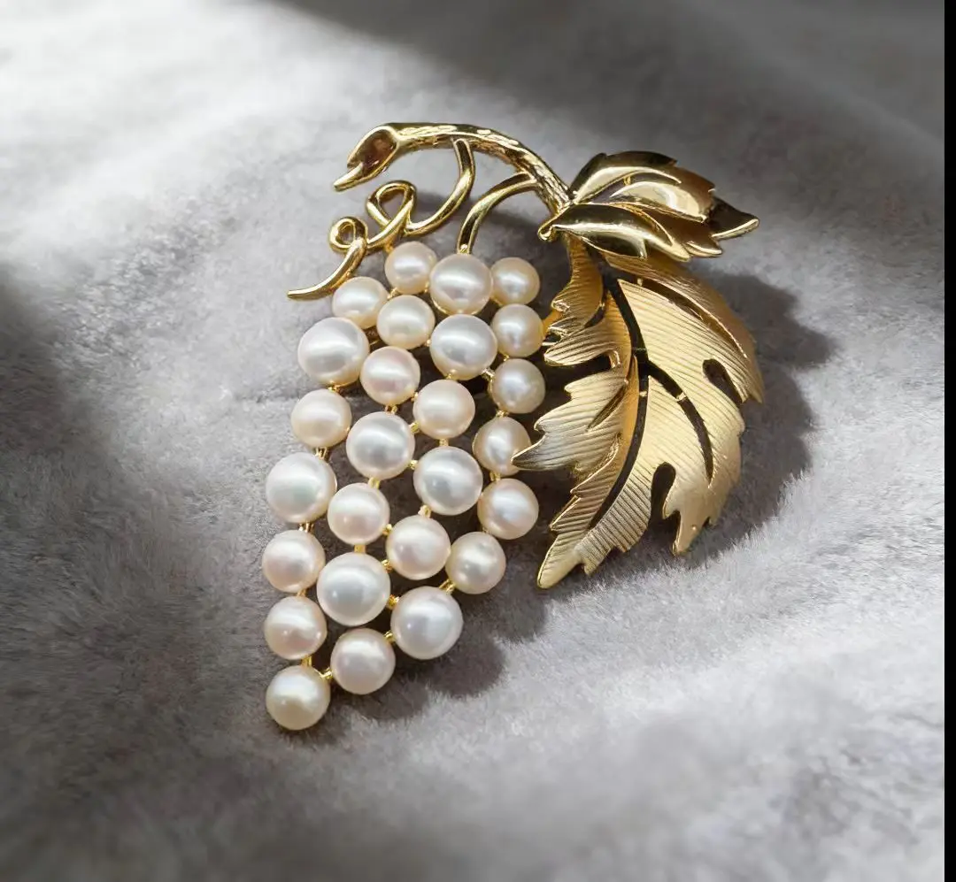 Cute Grape Cluster Brooch - Fresh Natural Style Outfit Accessory