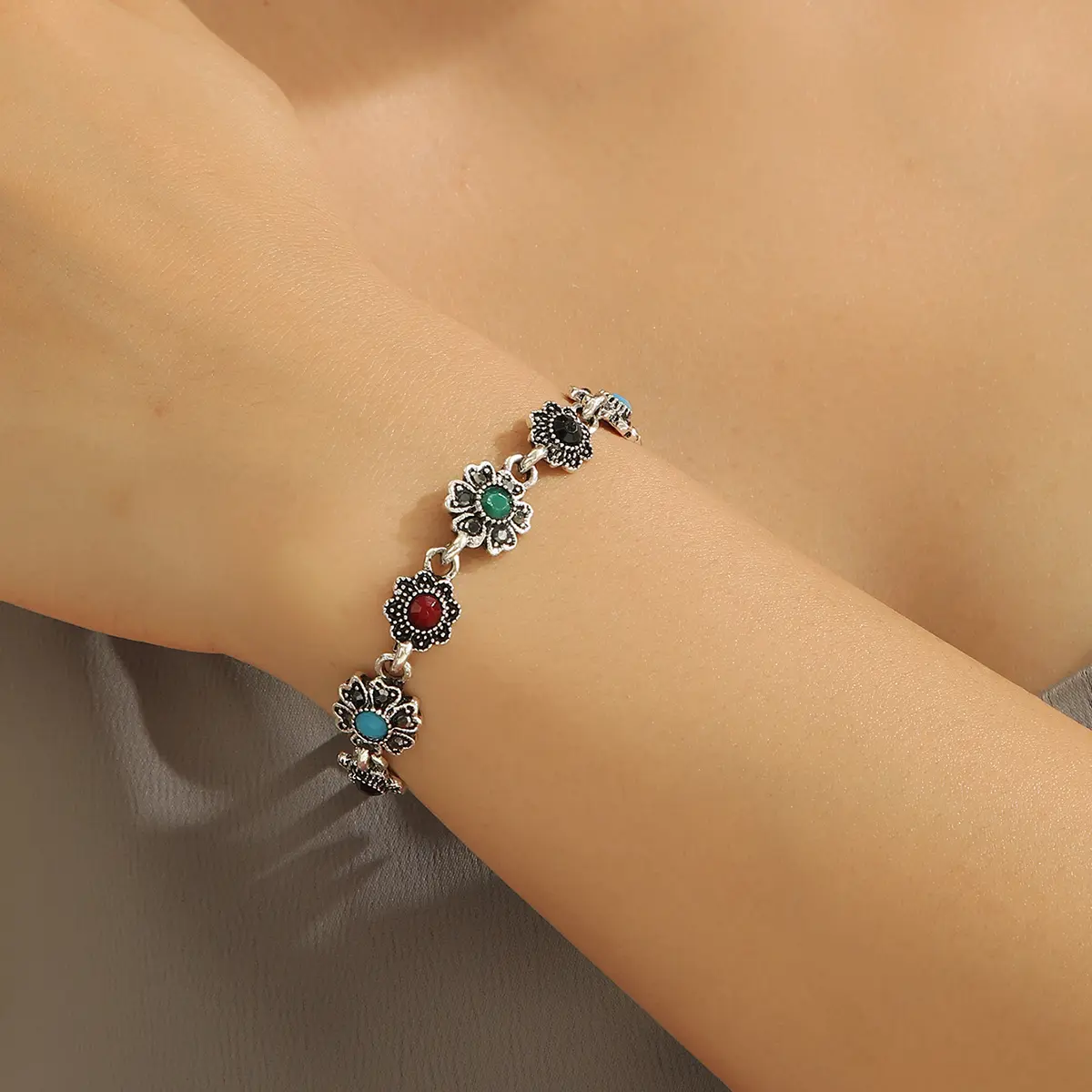 Bohemian Floral Chain Bracelet in 304L Stainless Steel with Rhinestone Flower Charm, Unisex Trendy Fashionable Accessories for Daily & Banquet Wear, Daily Wear, Bling Effect, Rhinestones, Flowers, Choking Hazard Small Parts, Elegant, Trendy Stack Bangle