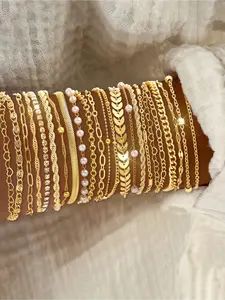 Stylish Elegant Vintage Multi-Layer Heart Imitation Pearl Rhinestone Bracelet Set, Bangles Bracelets Set, Stackable Bracelets, Elegant Jewelry Bracelet, Minimalist Snake Bone and Twisted Chains for Holiday Parties, Gifts, and Daily Wear