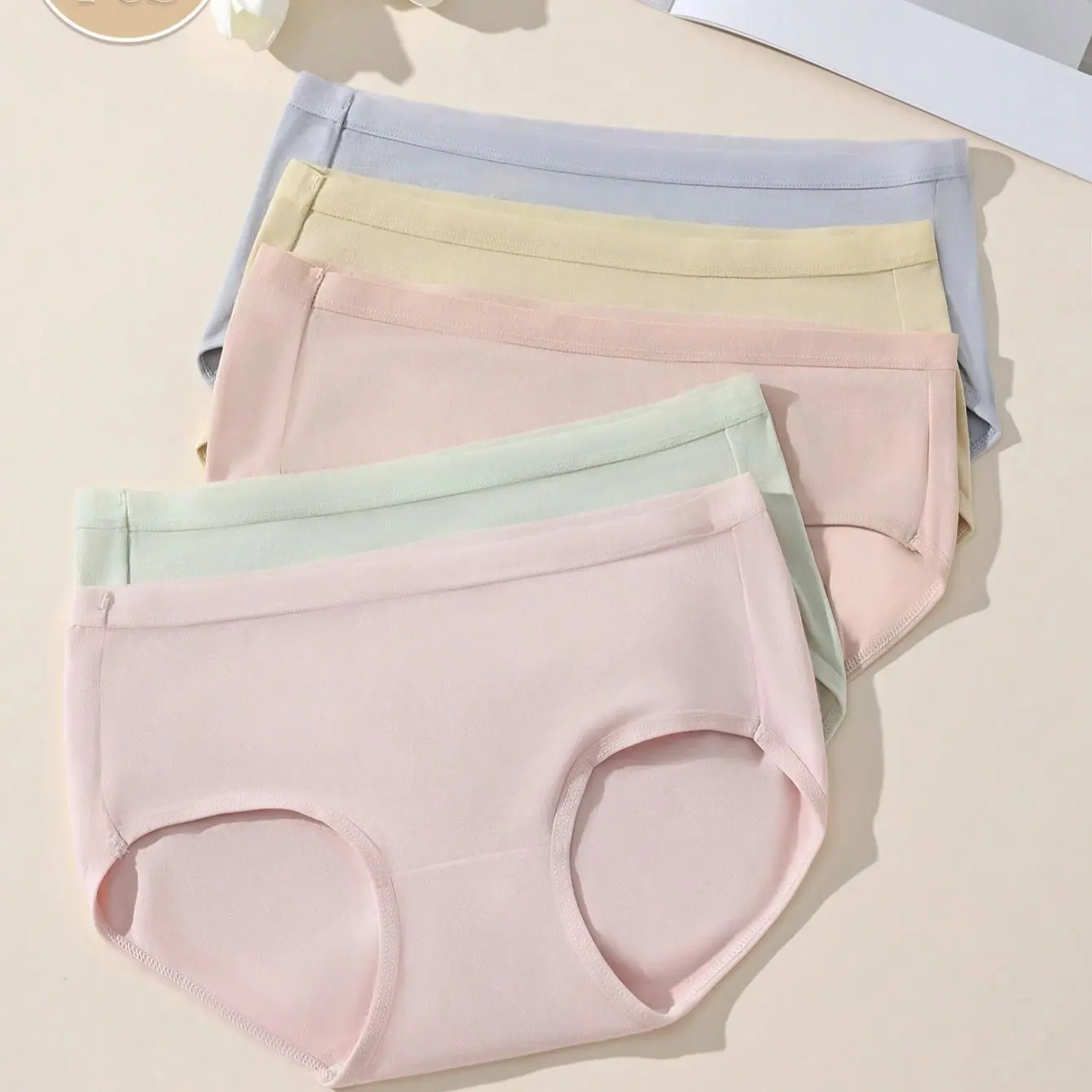 HOTCOM Women’s Seamless Hipster Panties – Smooth Silky Nylon, Soft Stretchy Fit, Breathable Everyday Lingerie, Cute Basic Bridal Womenswear Underwear