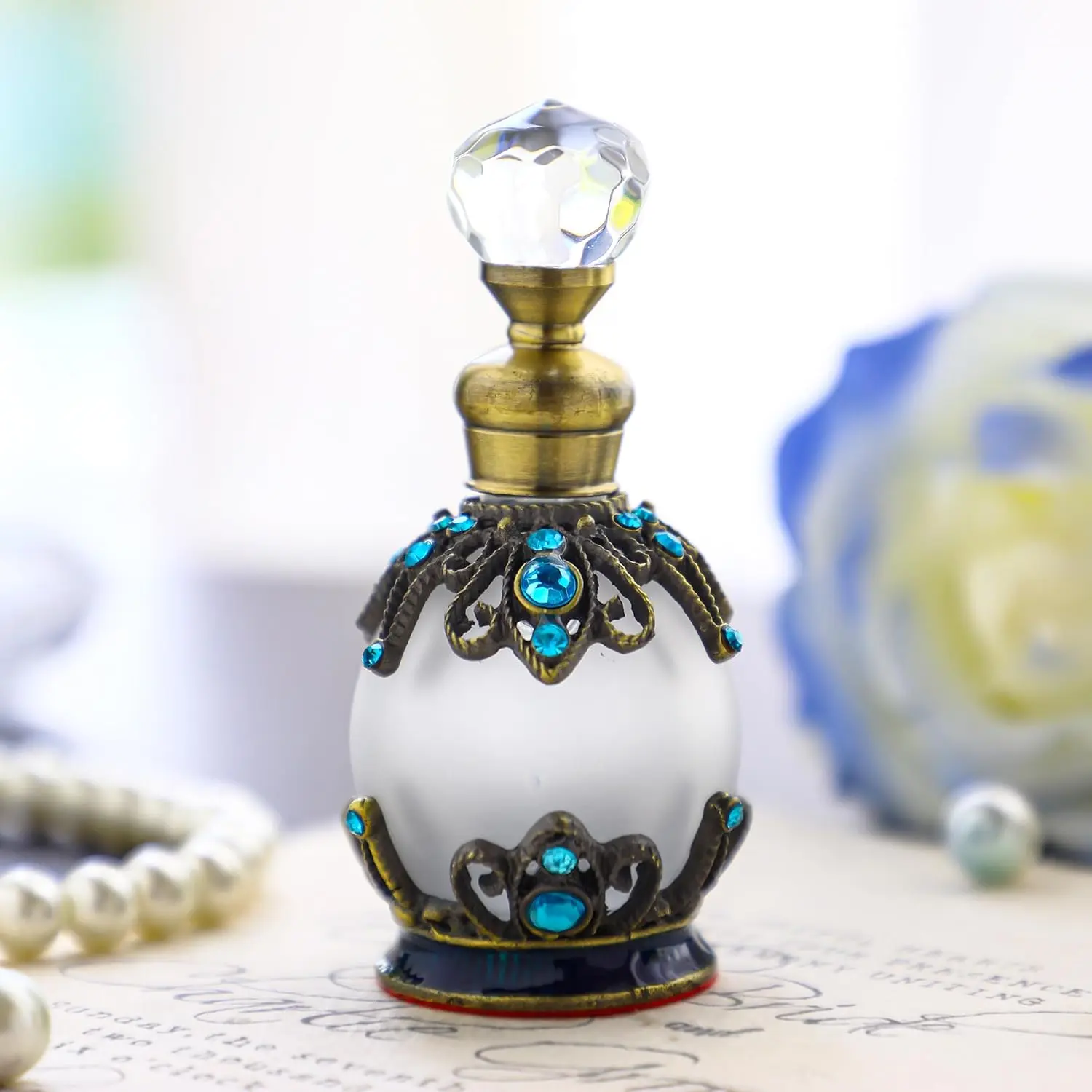 Decorative Crystal Perfume Bottle Empty Refillable Rhinestones Jeweled Vintage Glass Perfume Vial Scent Bottles for Ladies Girls(15ml)