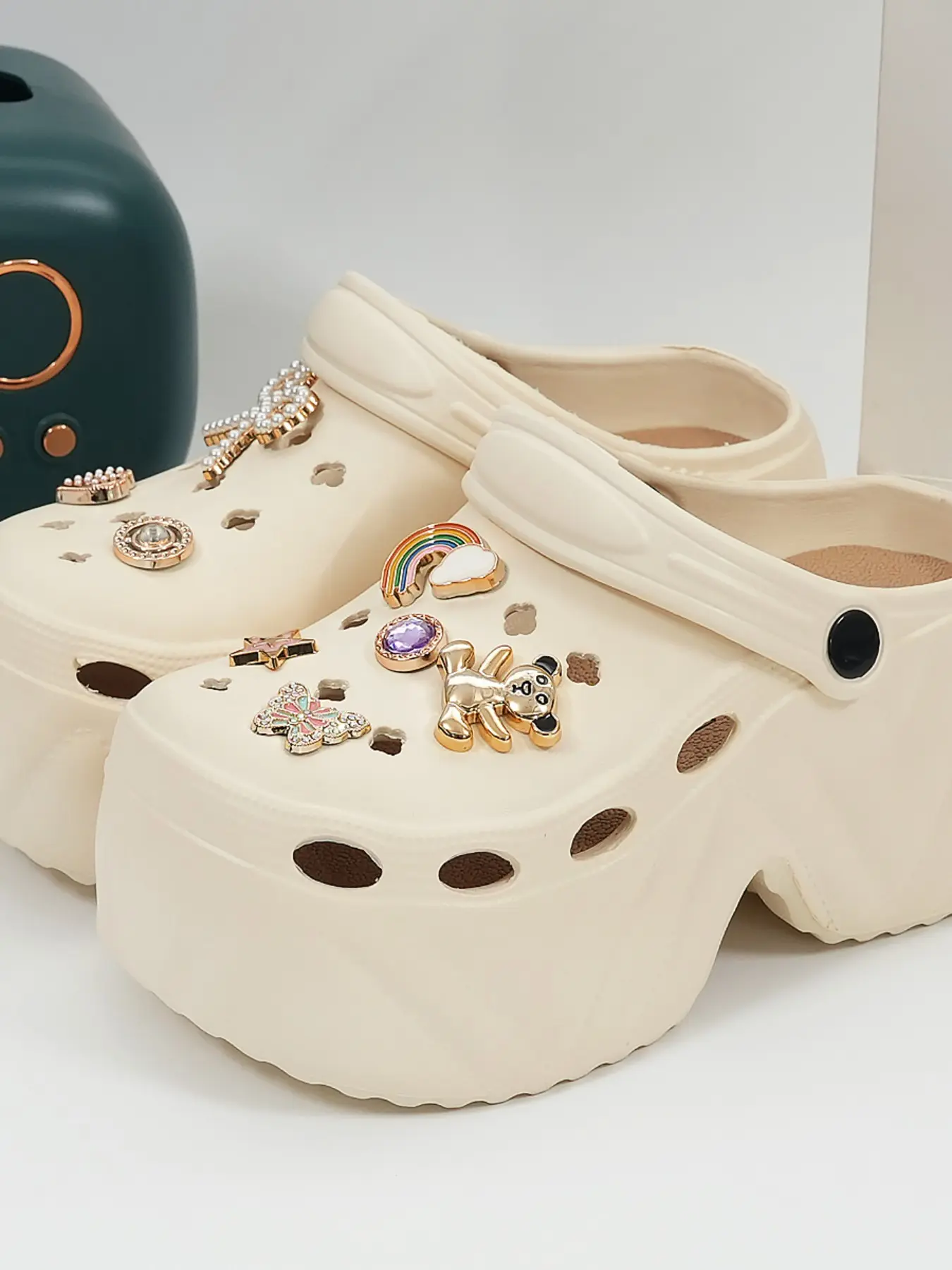 2026 New Fashion Bow Rainbow Gold Bear Heel Women's Holey Shoes Foot Clogs 8809, Eva Upper and Sole, Rhinestone Design, Casual Clogs