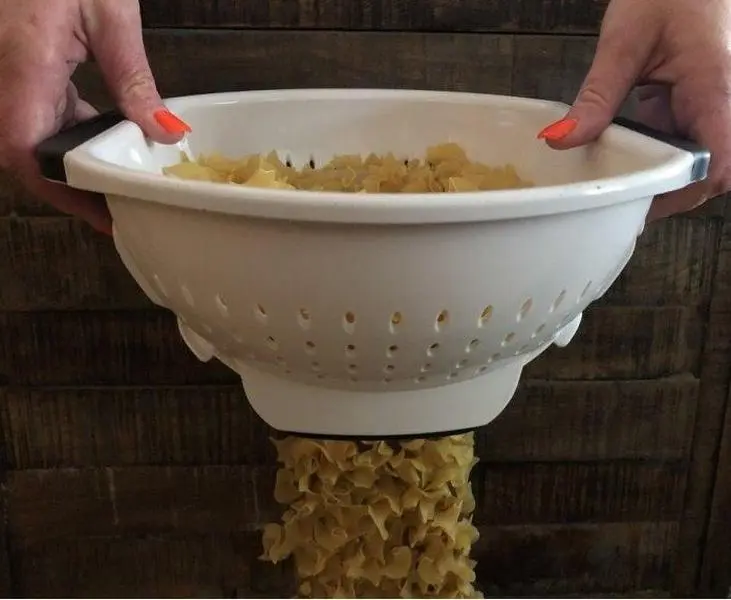 Trap Door Colander