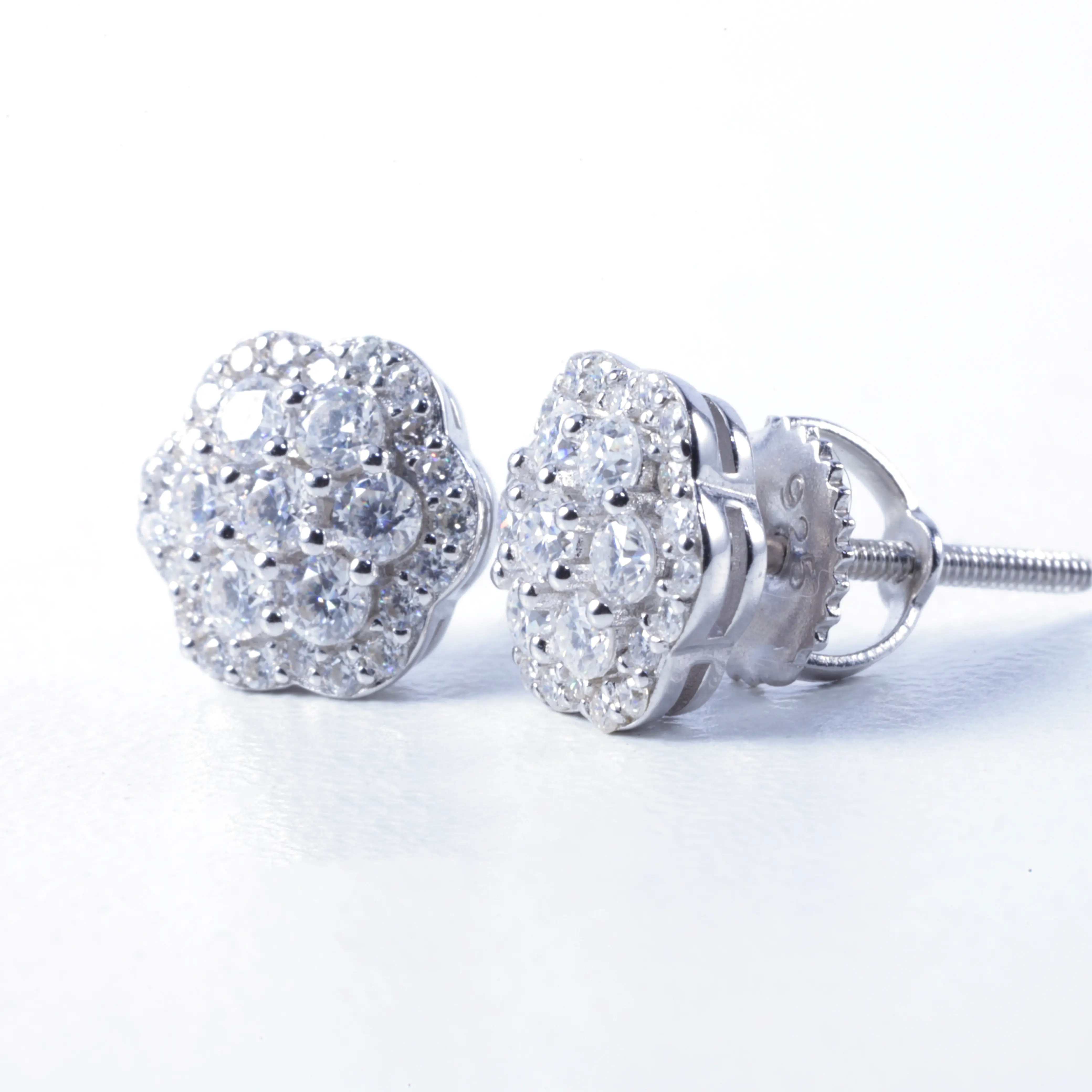 Exquisite 9mm moissanite flower cluster earrings, 0.76-carat brilliant moissanite studs, crafted from 925 sterling silver, elegant flower earrings.