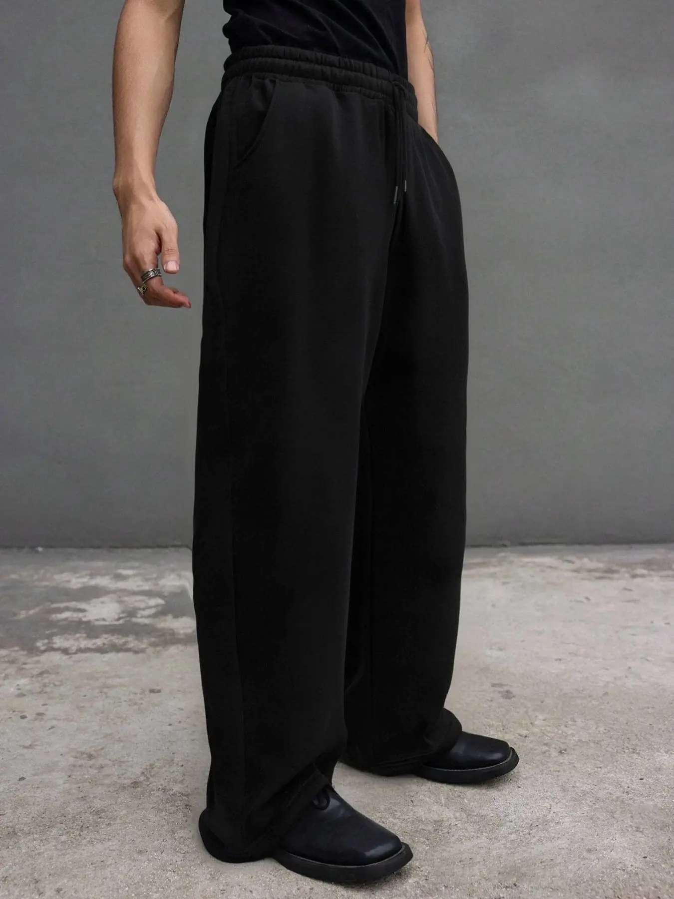 Viral Men's Baggy Wide-Leg Sweatpants - Ultra-Soft Fabric, Oversized Casual Streetwear Pants with Elastic Waist & Stacked Hem Design, Multi-Style Fit for Athleisure, Loungewear & Streetwear, One Wear Multiple Ways, Casual Comfy Trouser