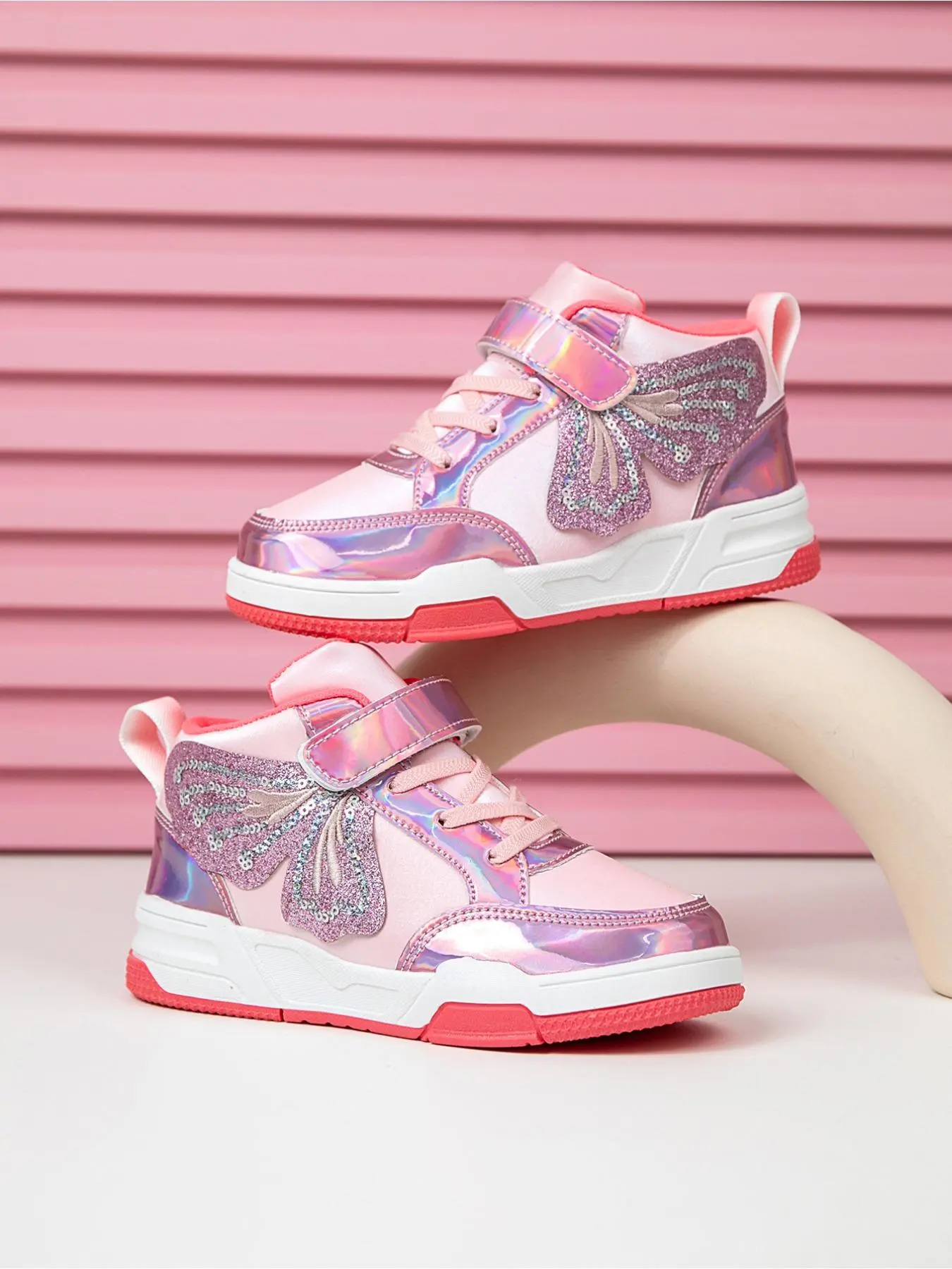 Girls' Cute Butterfly Glitter Low Top Sneakers, Trendy Casual Comfortable Shoes for Kids Daily Wear