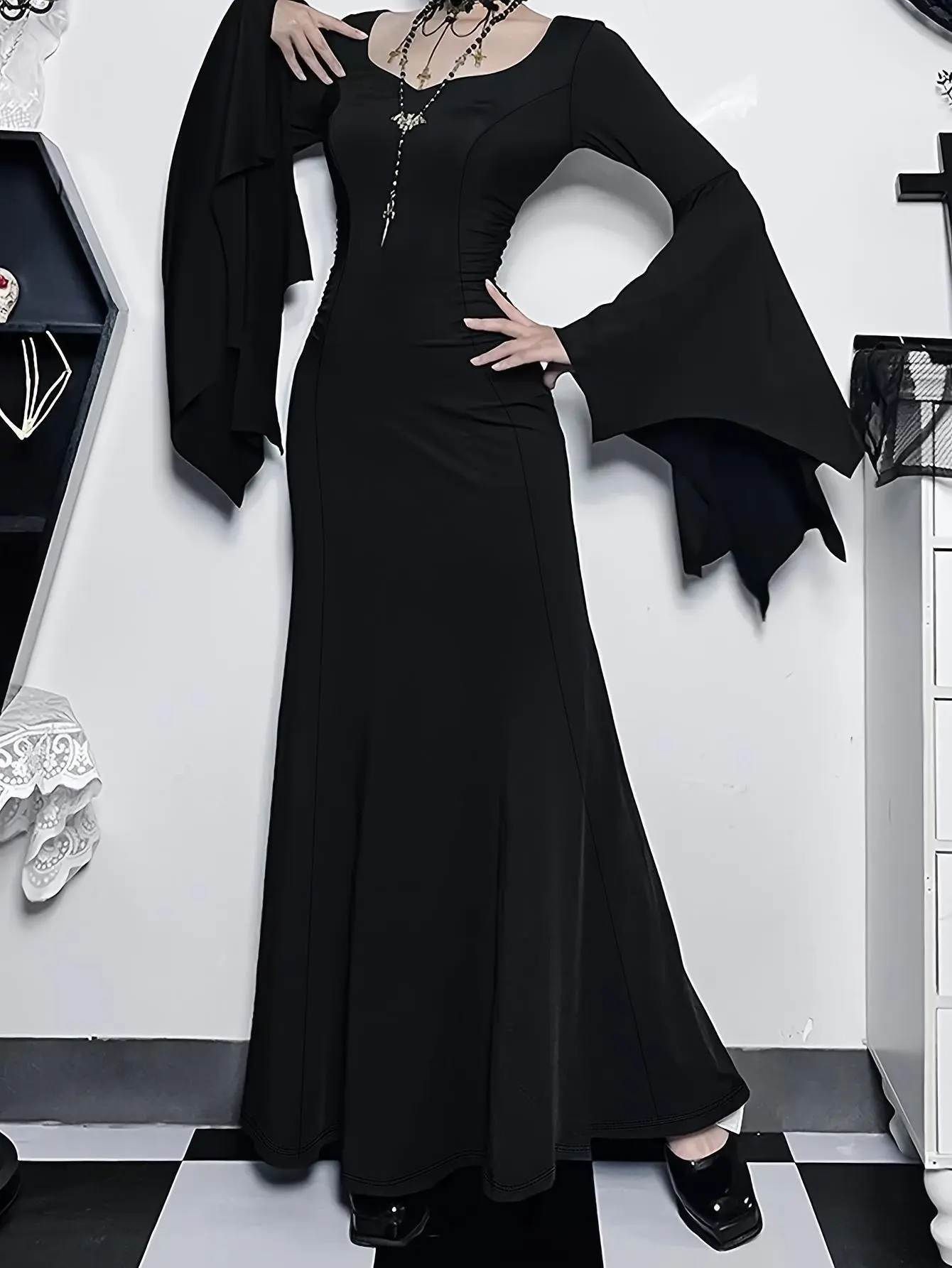 Womenswear Black Witch Dress for Women Gothic Flare Sleeve Party Maxi Dress