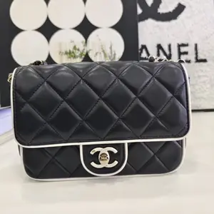 Pre-owned CHANEL Black White Trim Classic Flap