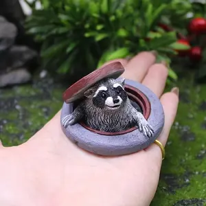 Creative Garden Micro Landscape Ornament, Realistic Decorative Animal Decorations for Courtyards, Bear Figurine Under Manhole Cover, Garden Accessories, Garden Sculptures Statues