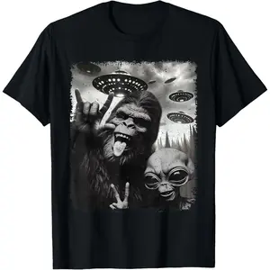 Cotton Graphic Tees Streetwear Gifts  Funny Bigfoot & Alien Sasquatch Rock On Hand Sign UFO Selfie T-Shirt