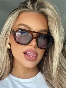 Retro Tinted Lenses Double Bridge Sunglasses for Everyday Use, Stylish Summer Geometric Frame Tortoiseshell Fashion Sunglasses for Women, Travel Accessory Suitable for Parties & Daily Use