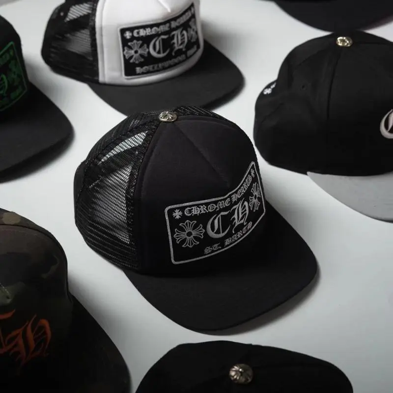 Classic Black Mesh Trucker Hat with Embroidered Front Patch, Adjustable Snapback Cap for Casual Streetwear, Outdoor Travel and Everyday Wear