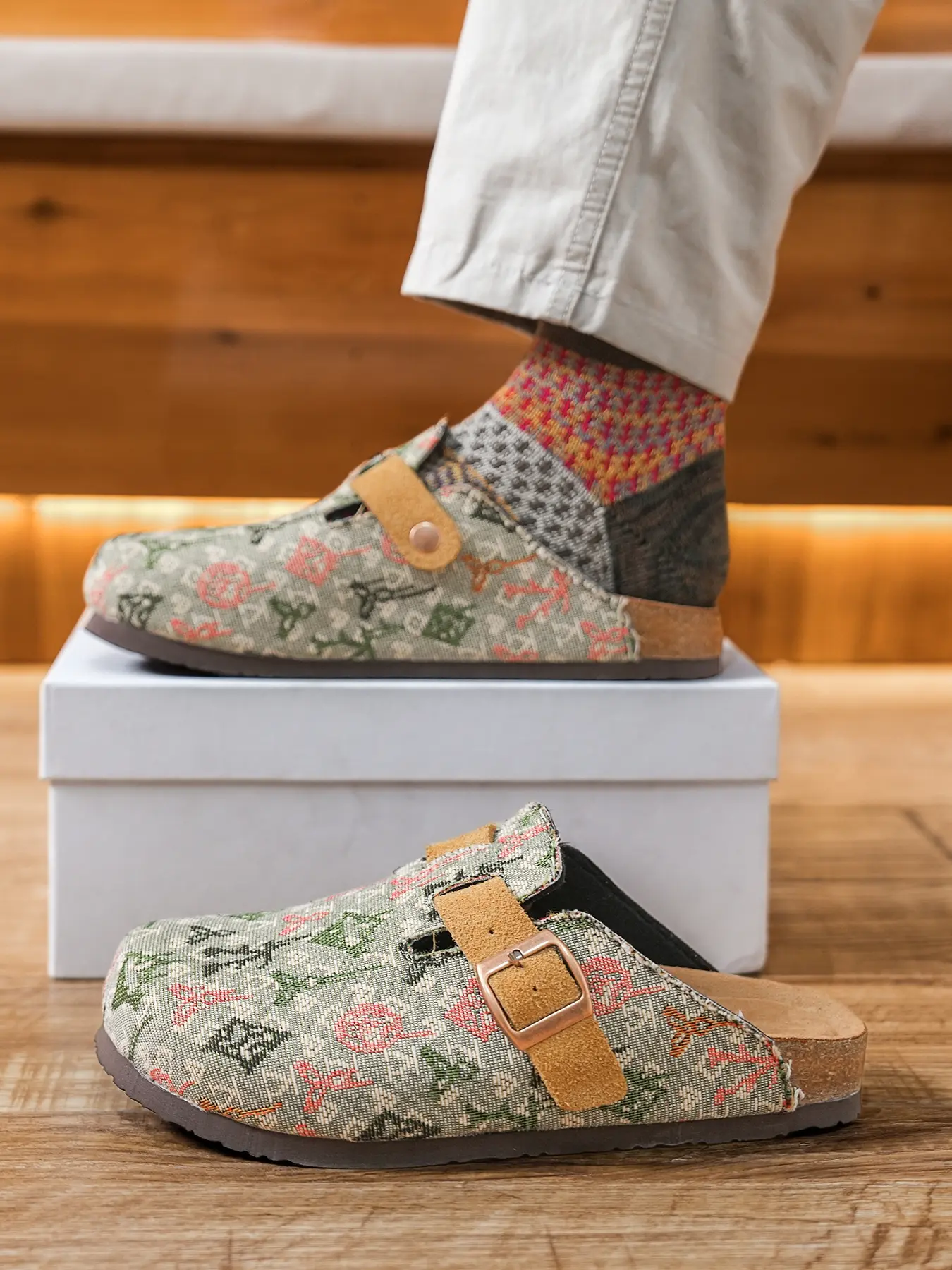 Unisex One-Step Wooden Sandals, Comfortable Trendy Design, Random Floral Pattern, Perfect Casual Wear, Ideal Gift, Durable Craftsmanship, Knit Clog, Crafted Floral Clogs, Shoes Clogs