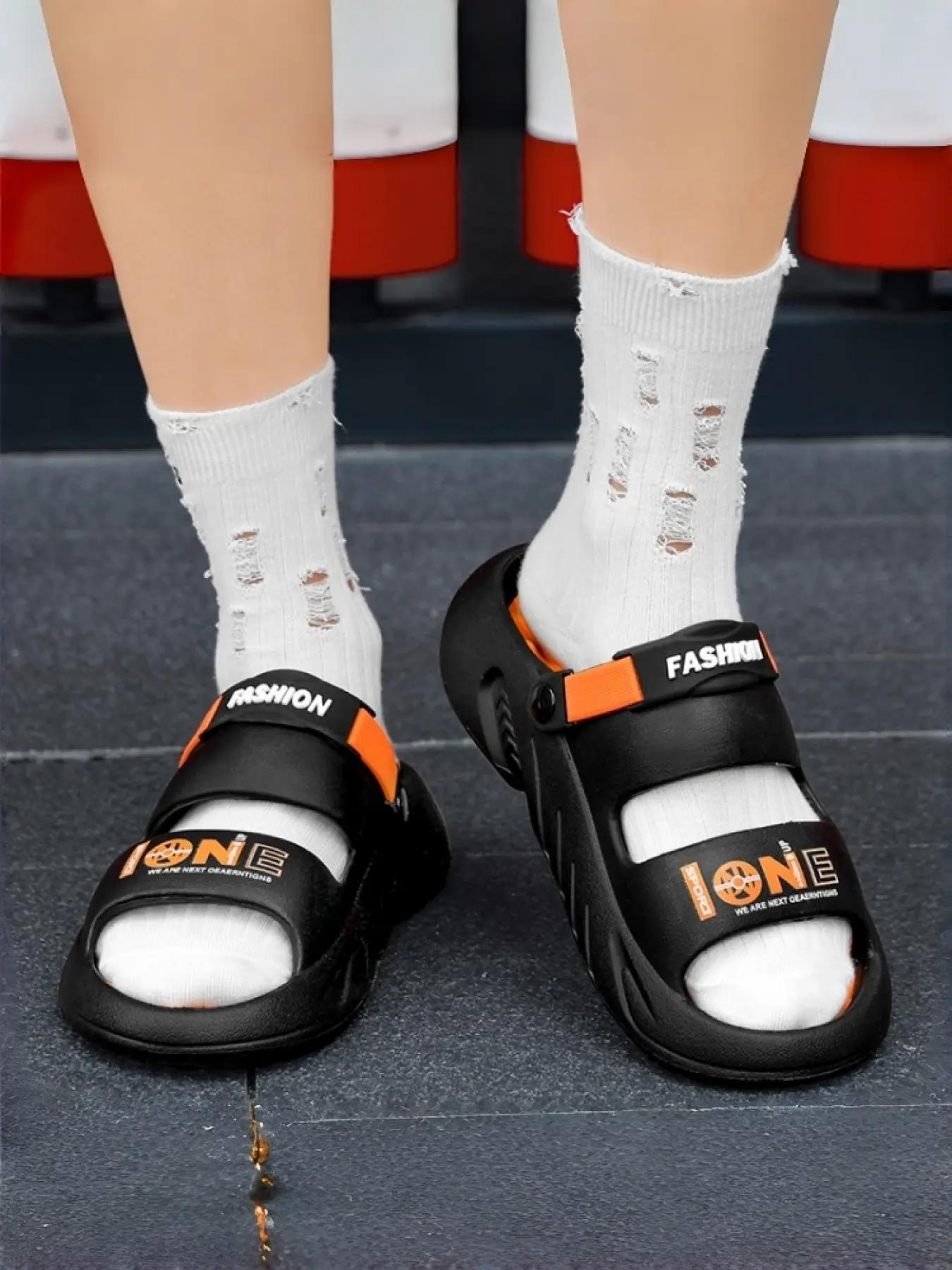 1 Pair of Men's Plus Size 2-Way Slides: Shock-absorbent & Comfortable, Massage Particle Footbed, Adjustable Heel Strap, Ideal for Men's Daily Streetwear in Summer