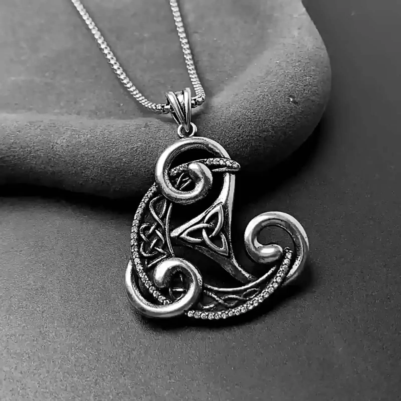 Casual Witch Knot Wonderful Necklace with Metal Coating, Unisex Hollow Triangle Pendant with Synthetic Gemstone for Daily Wear, Auspicious, Adults, Synthetic/Simulated Coloured Gemstone, Versatile Appeal