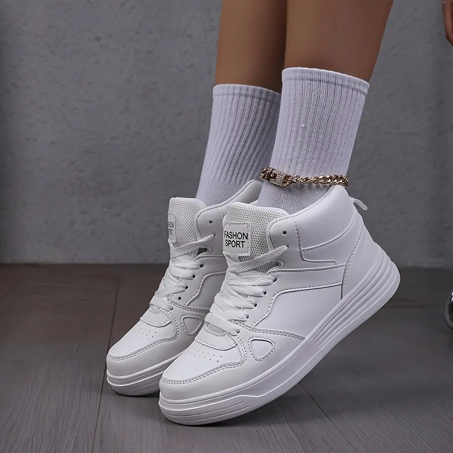 Unisex Athletic Sneakers with a Geometric Print, Lace-Up Design Featuring Tassel Details and a Lightweight EVA Sole