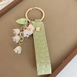 Pastel Green PU Leather Lily of the Valley Ring - Elegant Floral Key Holder Suitable for Keys, Compatible for Bags & Car