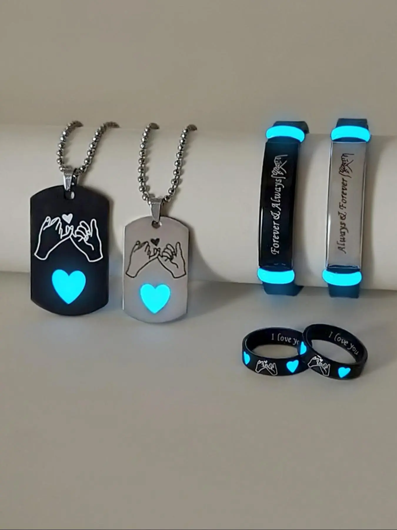 Heart Design Luminous Couple Love Pendants Necklace & Bracelet & Ring Set, Fashion Jewelry for Party, Daily Clothing Decor, Trendy All-match & Exquisite Jewelry for Birthday Gift, Fashionable Matching Jewellery Gift Set