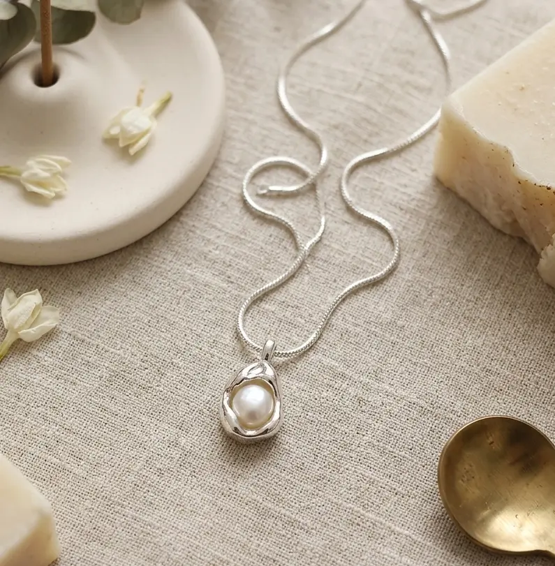 Silver Plated Liquid Metal Bean Pendant Necklace - Adjustable Geometric Layered Choker, Female, 3 Bean, 31-40Cm, Metal Coating, Sparkly, Everyday Use, Female Wear, Geometry Form, Adjustable Length, Female Unisex