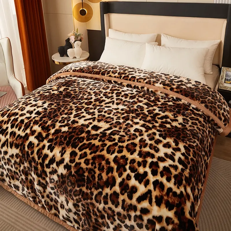 1pc Leopard Print Raschel Blanket, Leopard Pattern Blanket - Double-layer Thick Coral Fleece Bed Cover/Shawl, Ultra-soft All-season Bedding, Home Decor, Decorative Bedroom Blanket, Suitable for Bedroom, Sofa Blanket, Premium Material