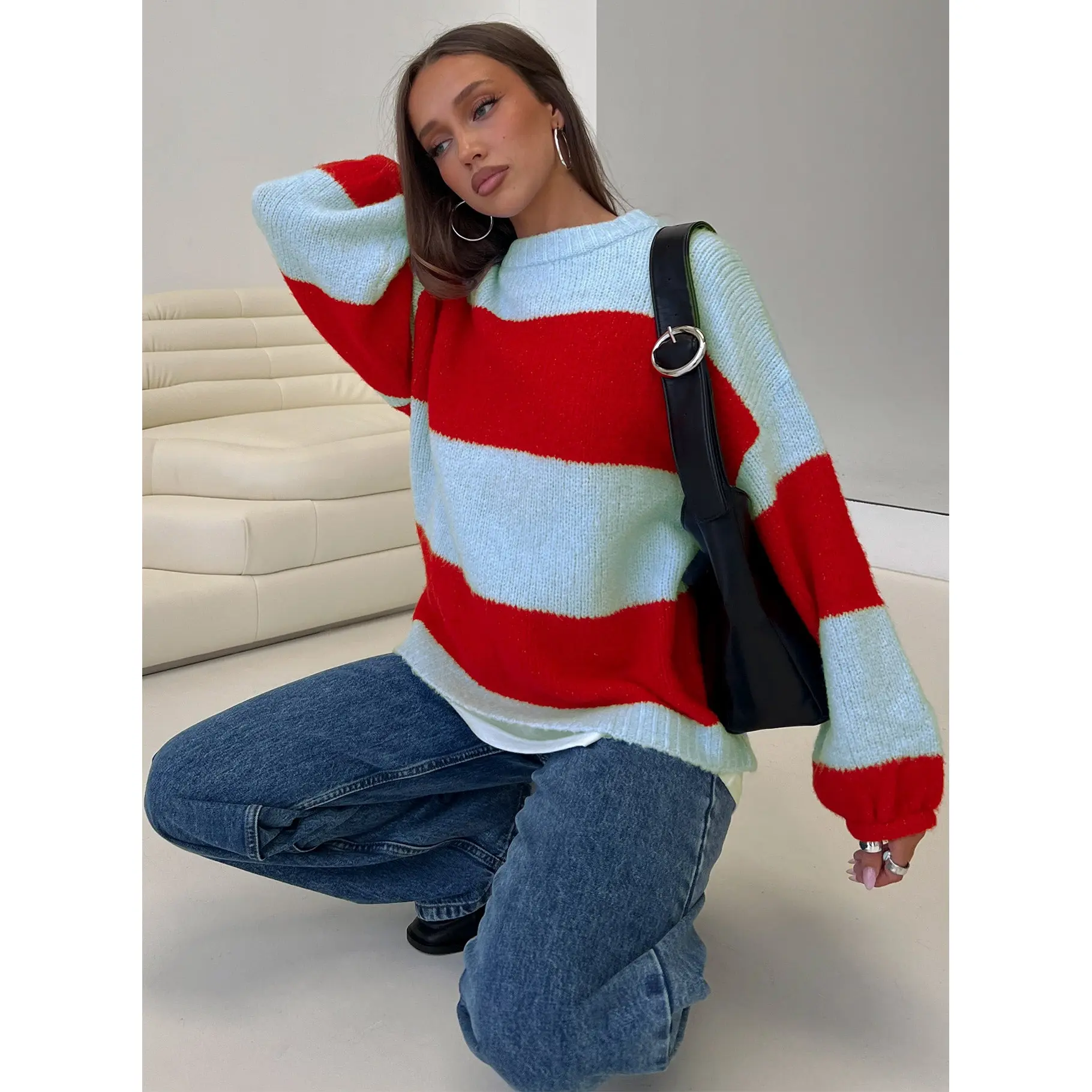 Bastien Crew Neck Knit Sweater Blue / Red Bastien Crew Neck Knit Sweater Blue / Red