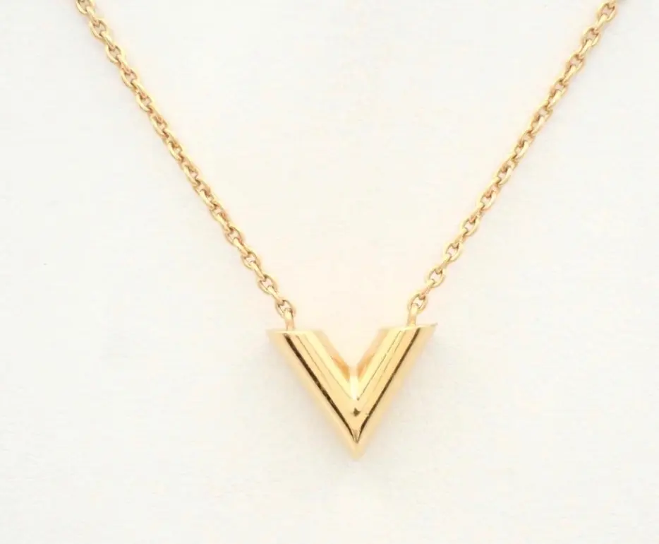 Pre-owned Louis Vuitton Essential "V" Pendant Necklace Perfect for Daily Use