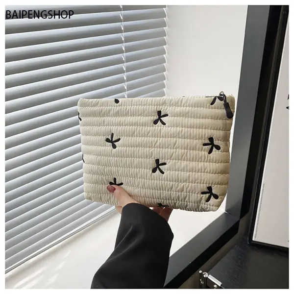 Women's Solid Color Quilted Clutch Purse - 1pc Large Capacity Zipper Handheld Bag, Portable Pouch for Daily Commute, Travel