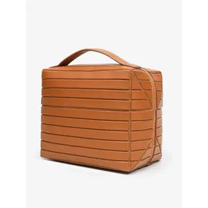 Foldable Waterproof Toiletries Bag - Large Capacity Travel Storage Bag (8.5x7.2x5.7 Inches) | Spacious Dry and Wet Separation Toiletries Bag, Multi-functional Makeup Bag, Foldable, Commuting Storage - Lightweight, Durable, Splash-proof