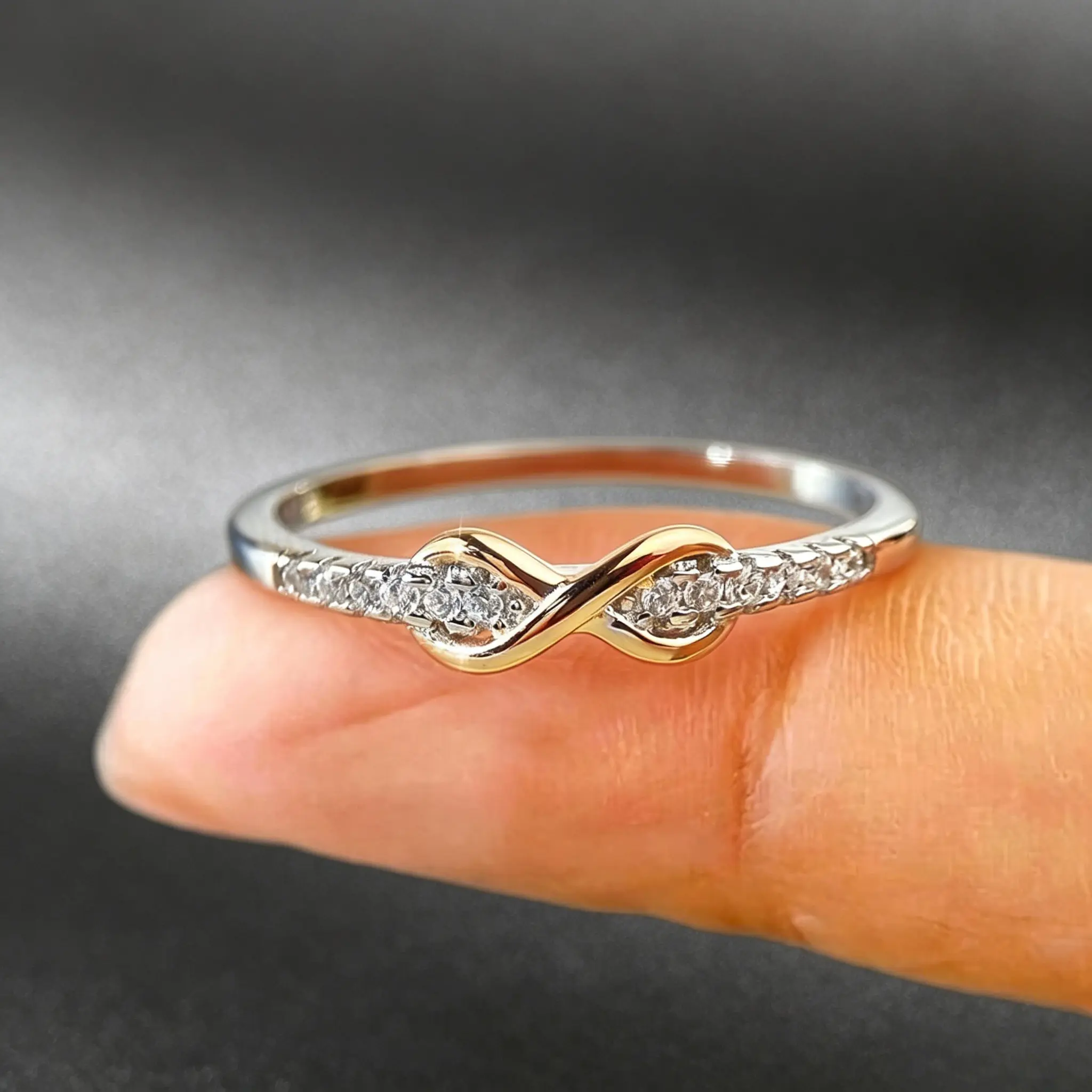 Women's Elegant Bohemian Infinity Ring - White Gold-Plated Copper, 8-Segment Color Separation Design, Synthetic Cubic Zirconia, Ideal for Bohemian Enthusiasts, Everyday Wear
